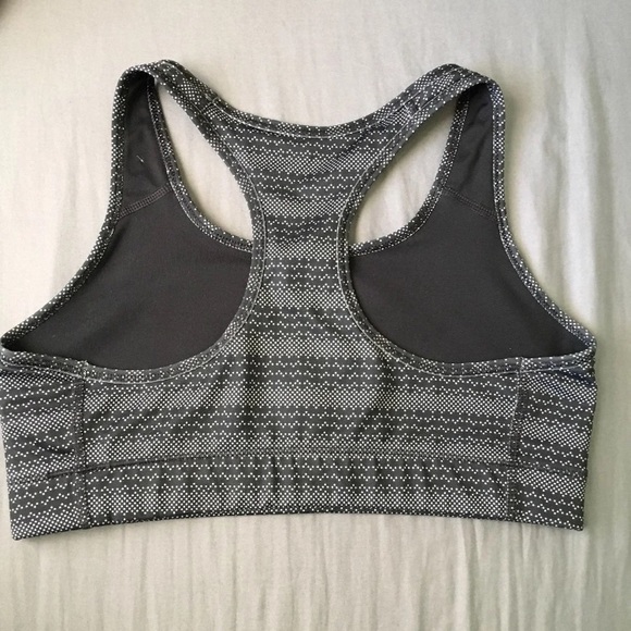 Nike sports bra - Picture 2 of 3